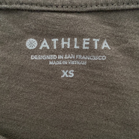 Athleta olive green athletic loose top in size extra small - Picture 3 of 3